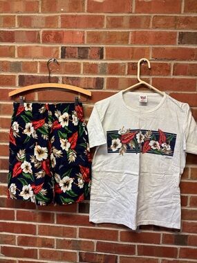 Anvil White Graphic Hawaiian Floral Tee